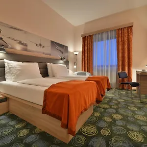 Ramada Airport 4* Praga